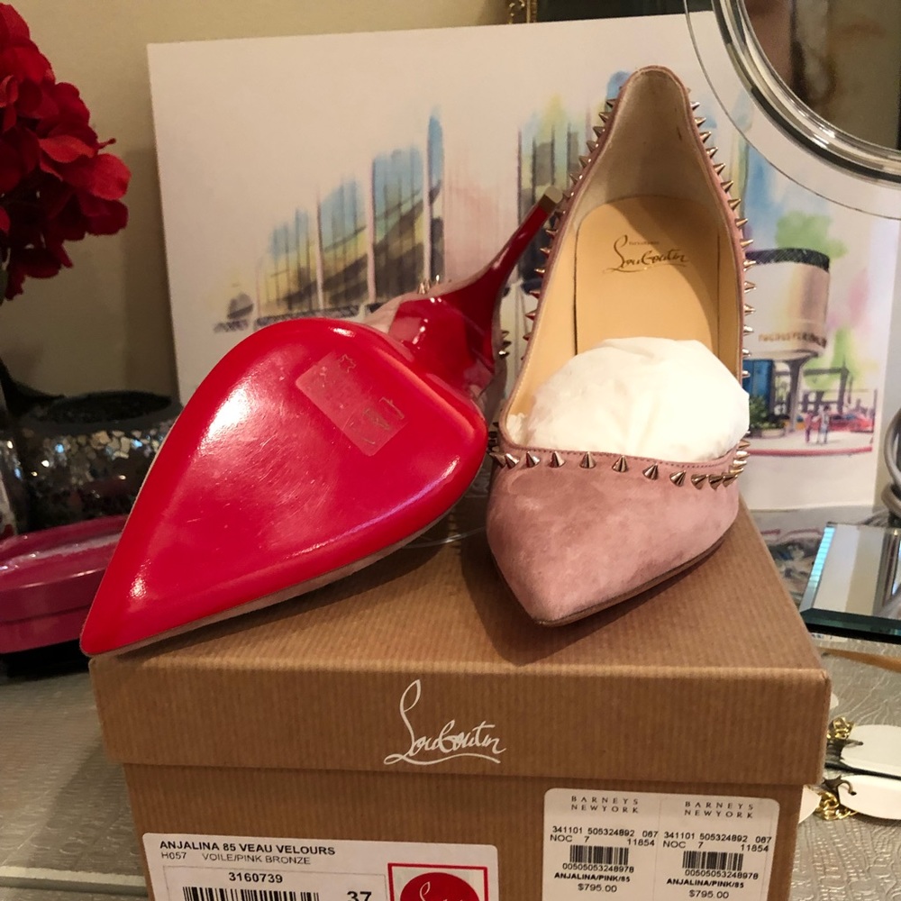 Christian LOUBOUTIN Anjalina pink suede  heels